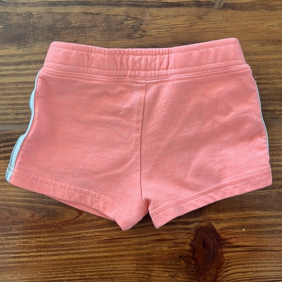Matching shorts - Picture 6 of 6